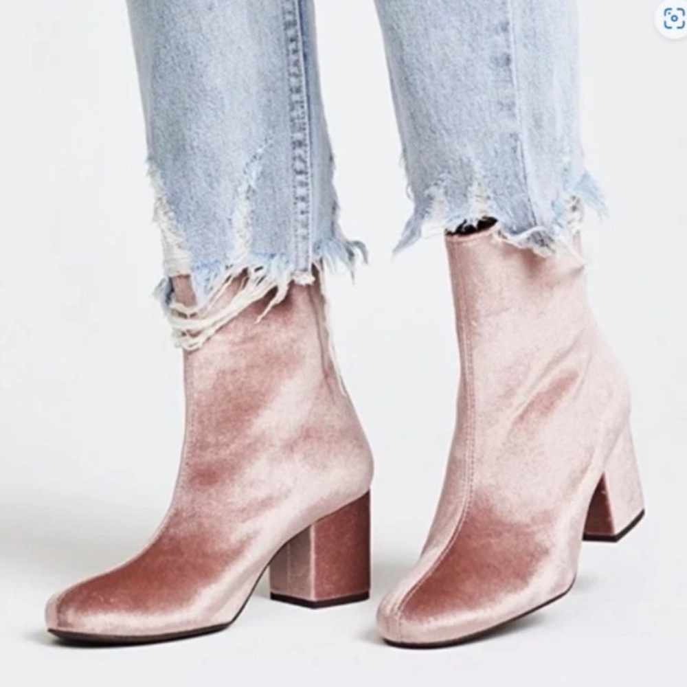 Pre-Loved Free People Cecile velvet boots